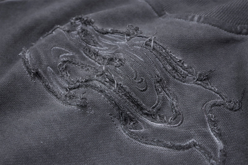 Verwaschenes Vintage-Sweatshirt mit geprägtem Drachen, Langarm – Raw-Edge-Moto-Crewneck
