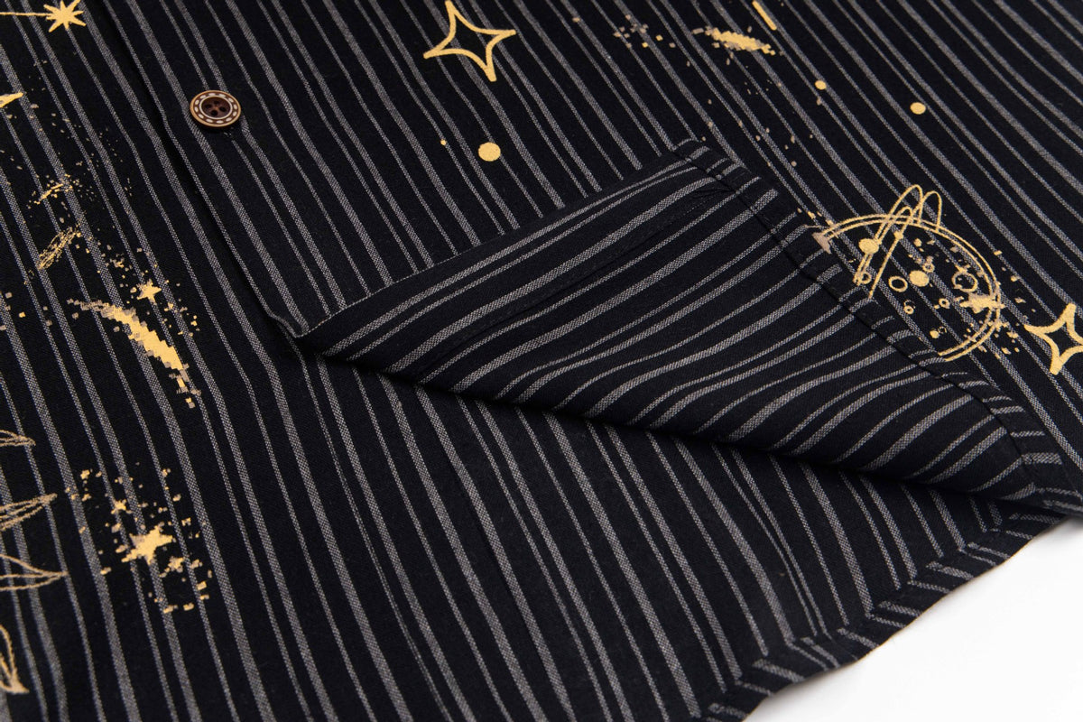 Camisa de vestir de manga corta – Estampado celestial de galaxia, raya diplomática con mini corbata incorporada