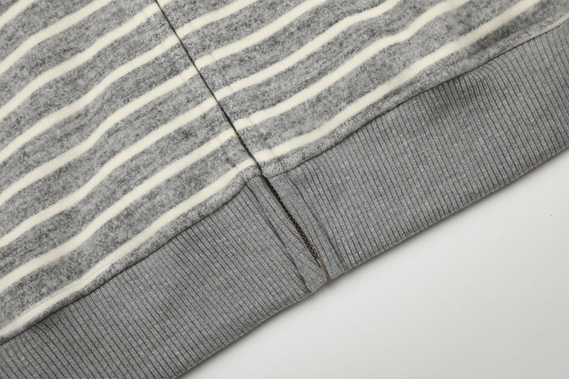 Sweat à capuche zippé rayé avec bordure en fausse fourrure