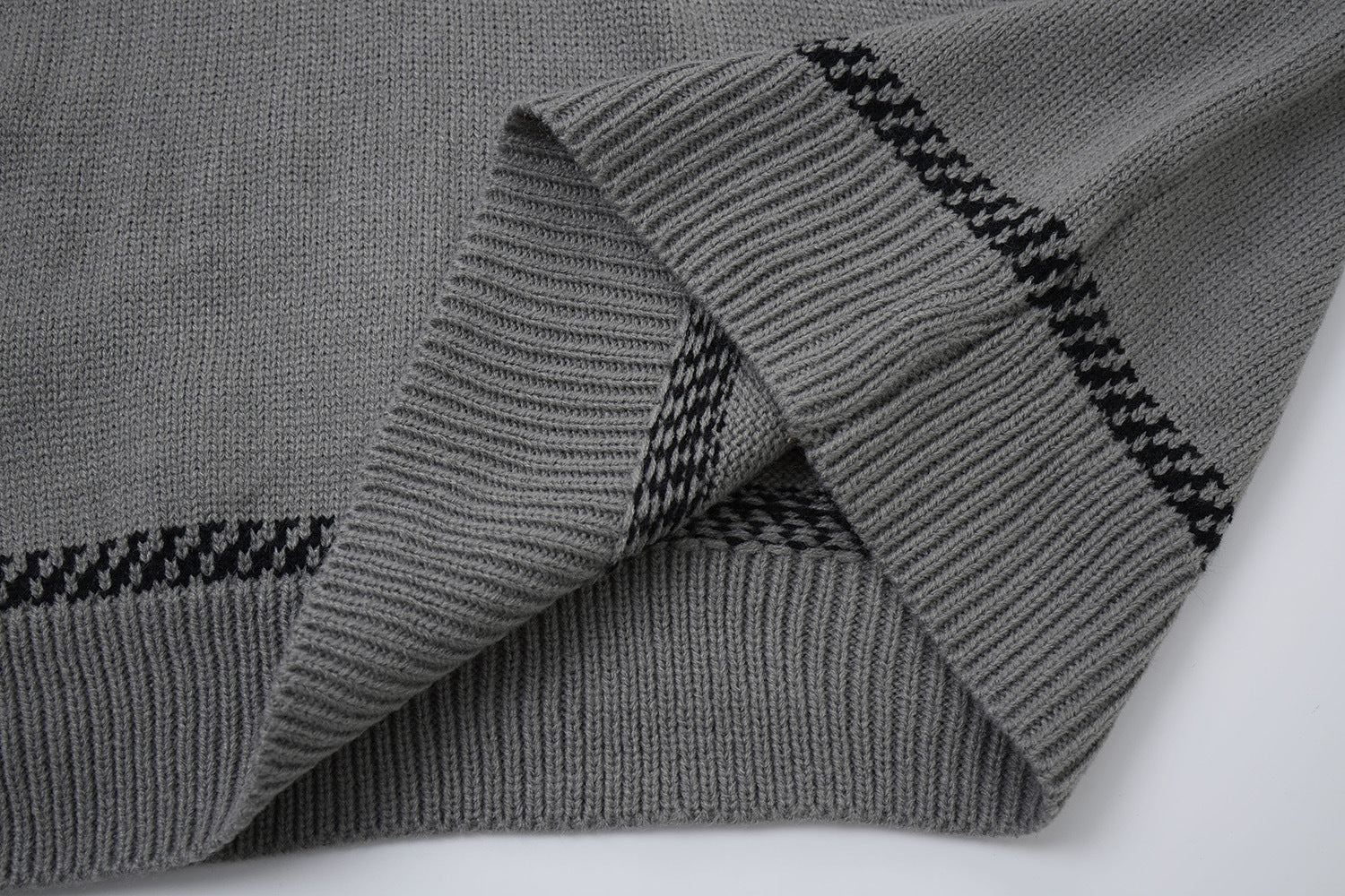 Pull à capuche oversize en maille jacquard avec grand motif graphique sur le devant