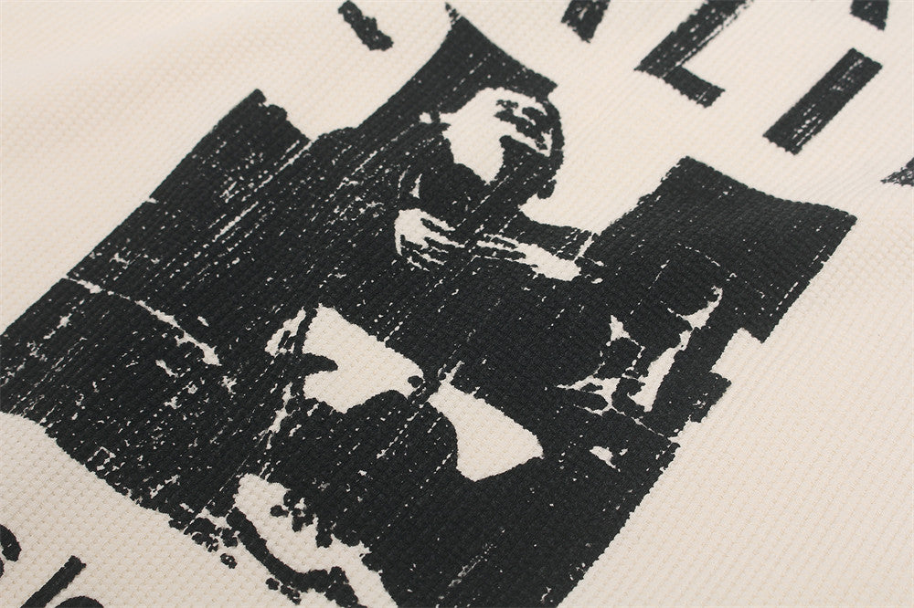 Herren-Langarmshirt aus Waffelstrick mit Grafik – „Loneliness Broken Reality“-Print