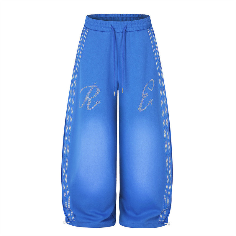 Jogginghose mit weitem Bein und Strass-Schriftzug – Oversize-Streetwear-Jogger für