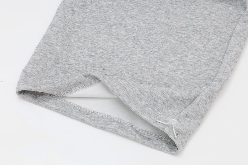 Jogginghose mit weitem Bein zum Hineinschlüpfen, gestreiftem Bund und Gothic-Grafikprint