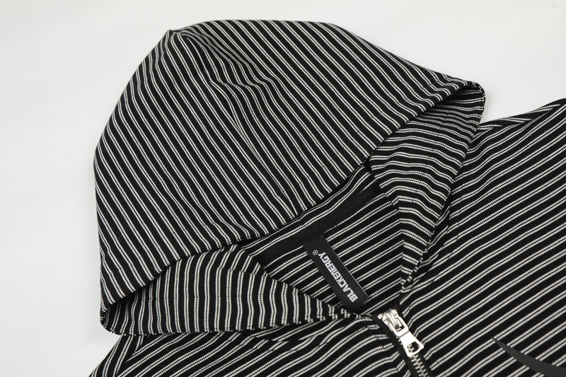 Sweat zippé à capuche rayé avec croix gothique et motif toile d'araignée