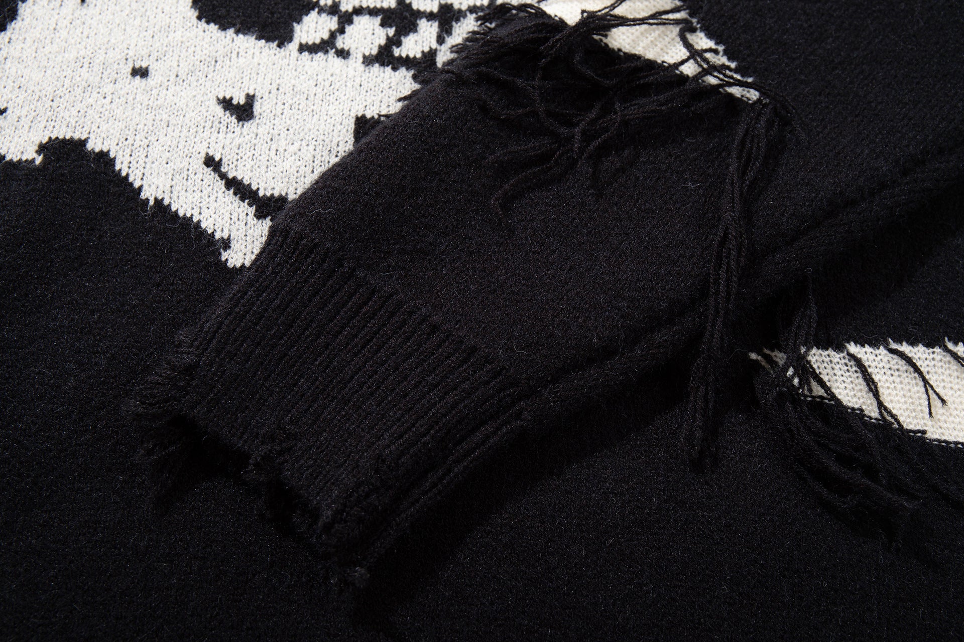 Men's Skull Jacquard Distressed Knit Sweater – Oversized Crewneck
