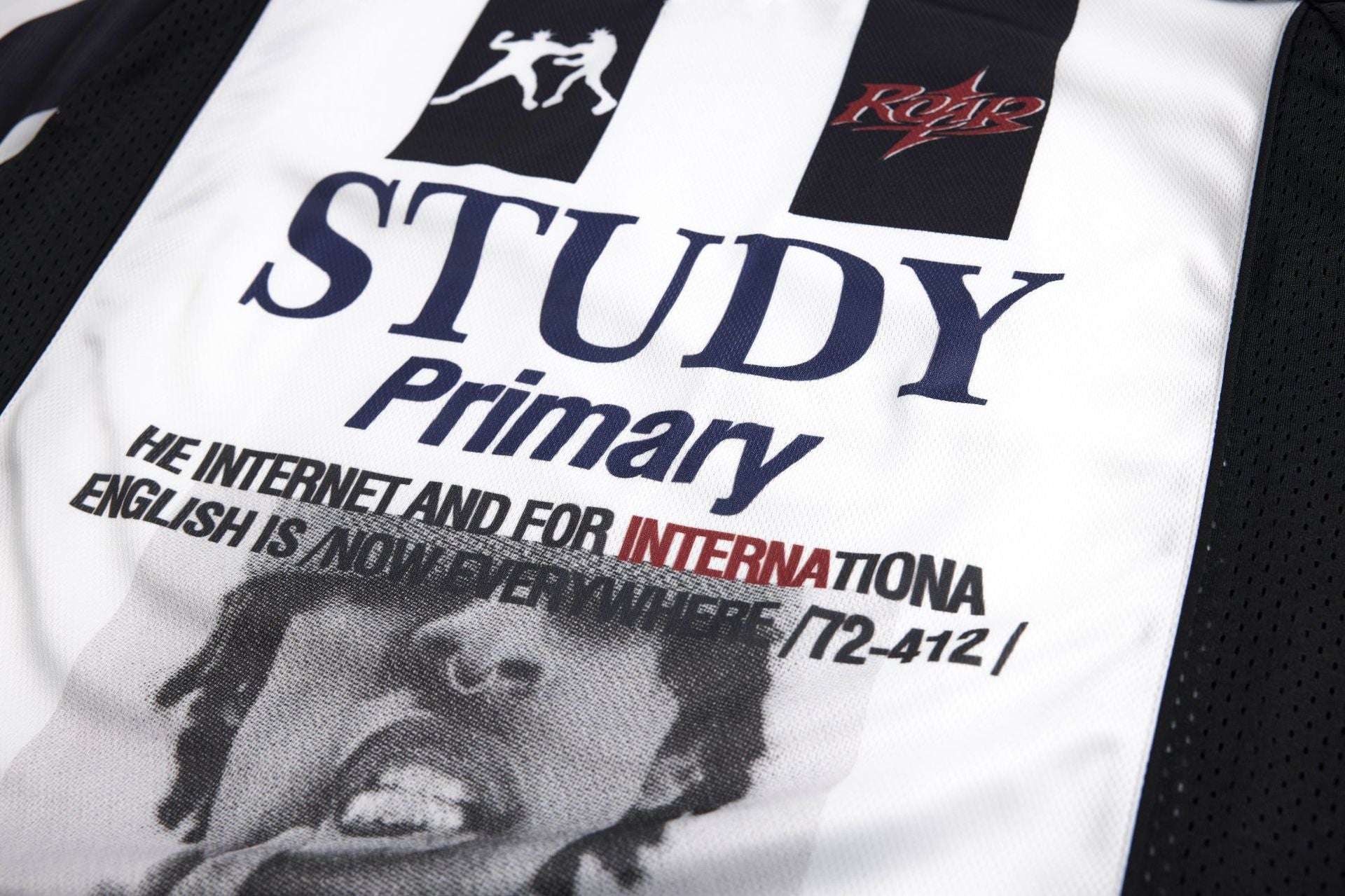 Maillot de football à manches longues noir et blanc à rayures, polo graphique
