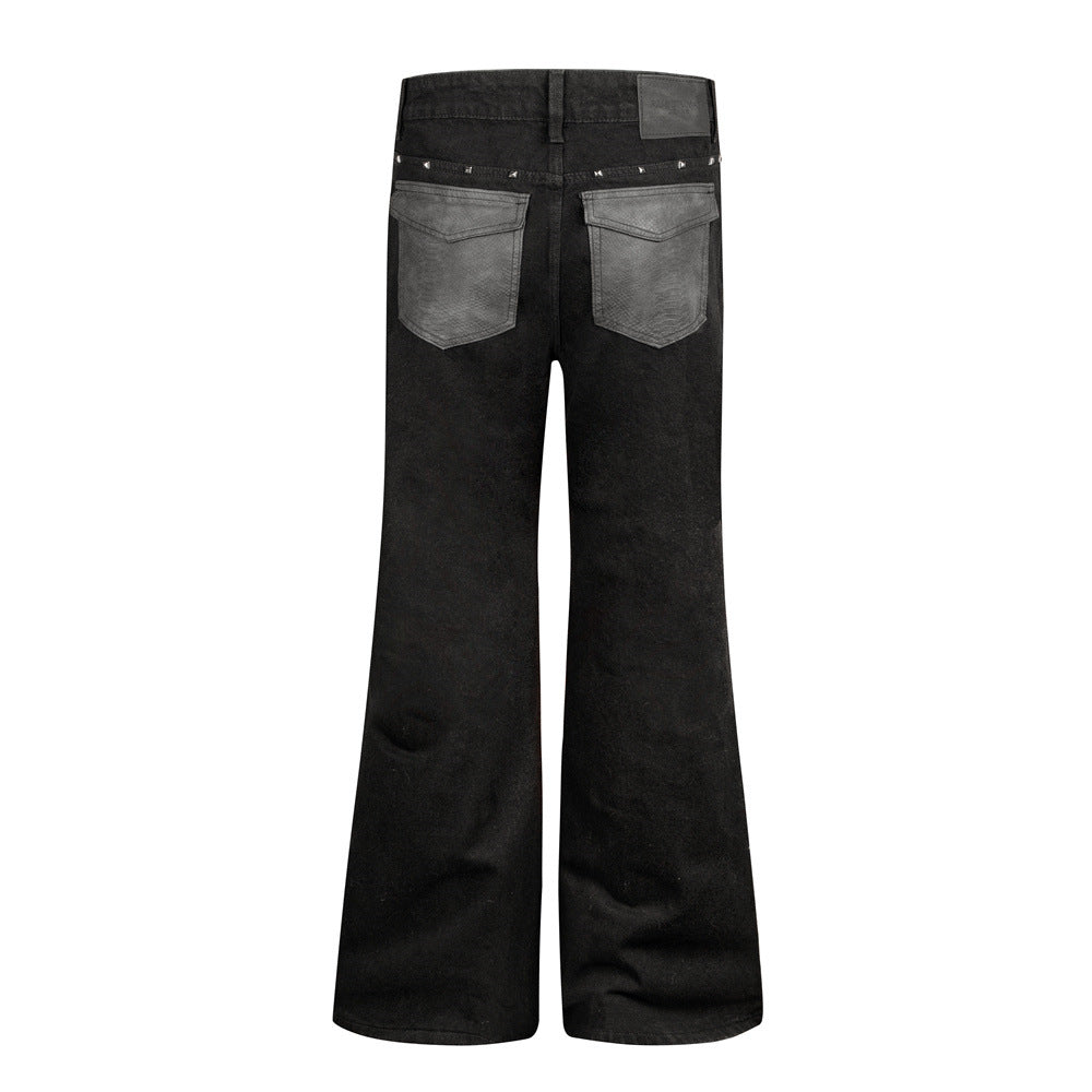 Jean flare noir homme avec détails cloutés et poches arrière en similicuir PU