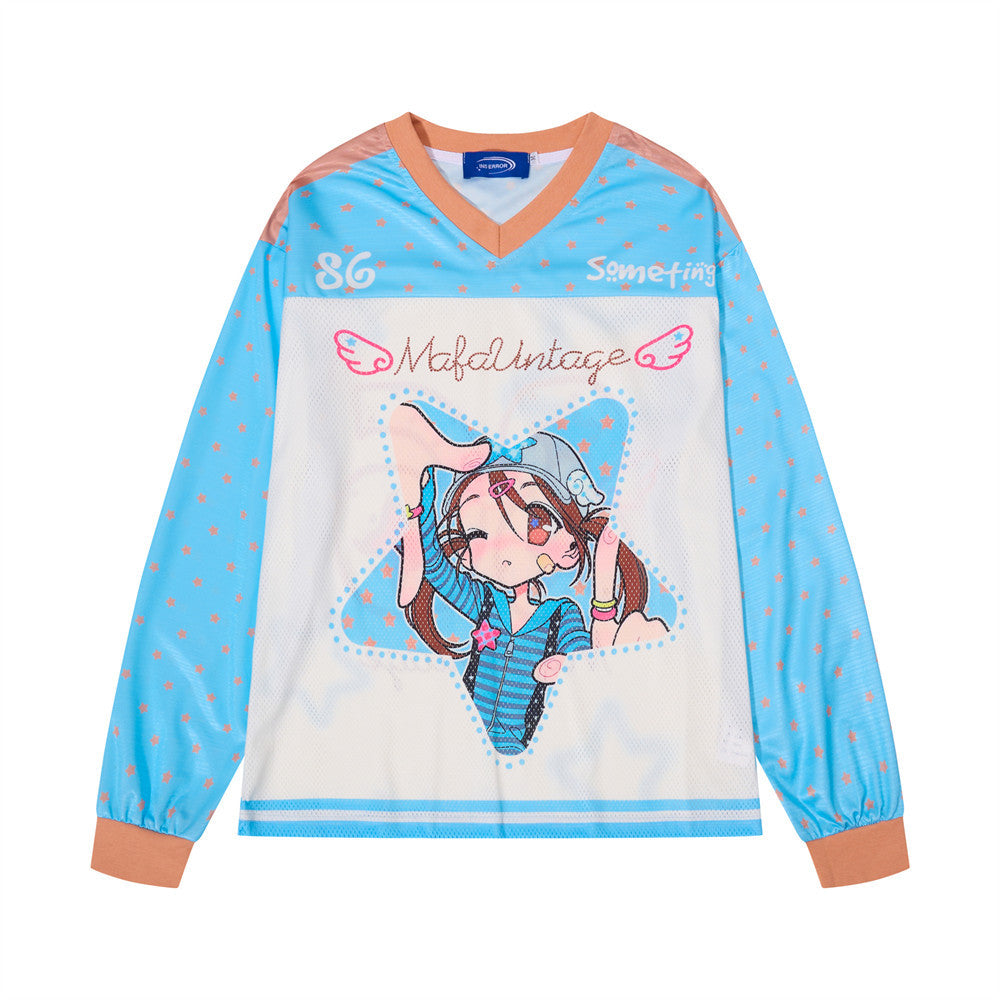 Hellblaues Mesh-Trikot mit Anime-Grafik, V-Ausschnitt und langen Ärmeln, Stern- und Punktmuster sowie kontrastierendem orangefarbenem Besatz, Vorderansicht