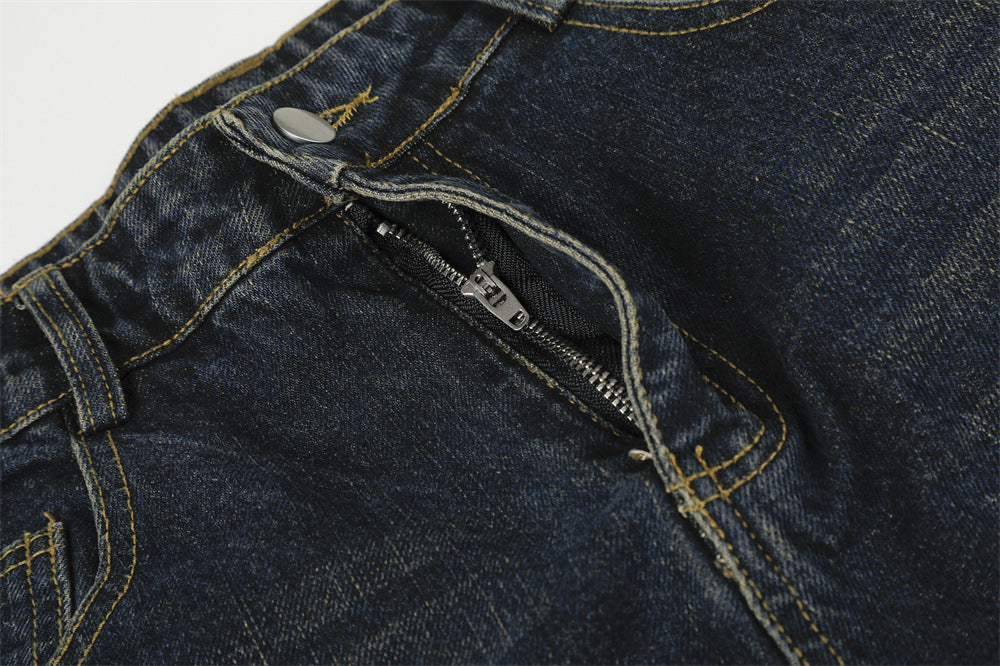 Wide-Leg-Baggy-Jeans mit Taschenbesatz aus Kunstfell und Schriftzugstickerei – Dark Wash