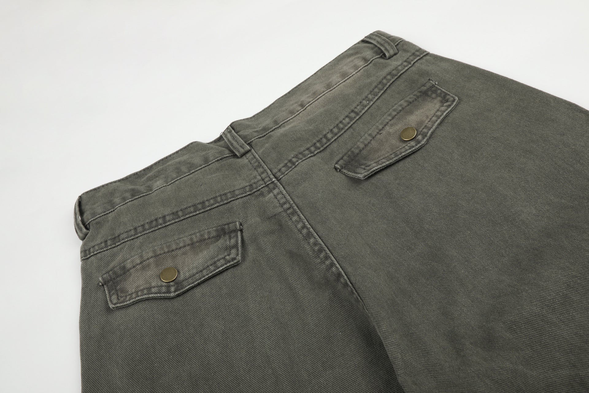 Wide-Leg Cargo Jeans – Washed Denim, Straight-Fit with Multi-Pocket Detail
