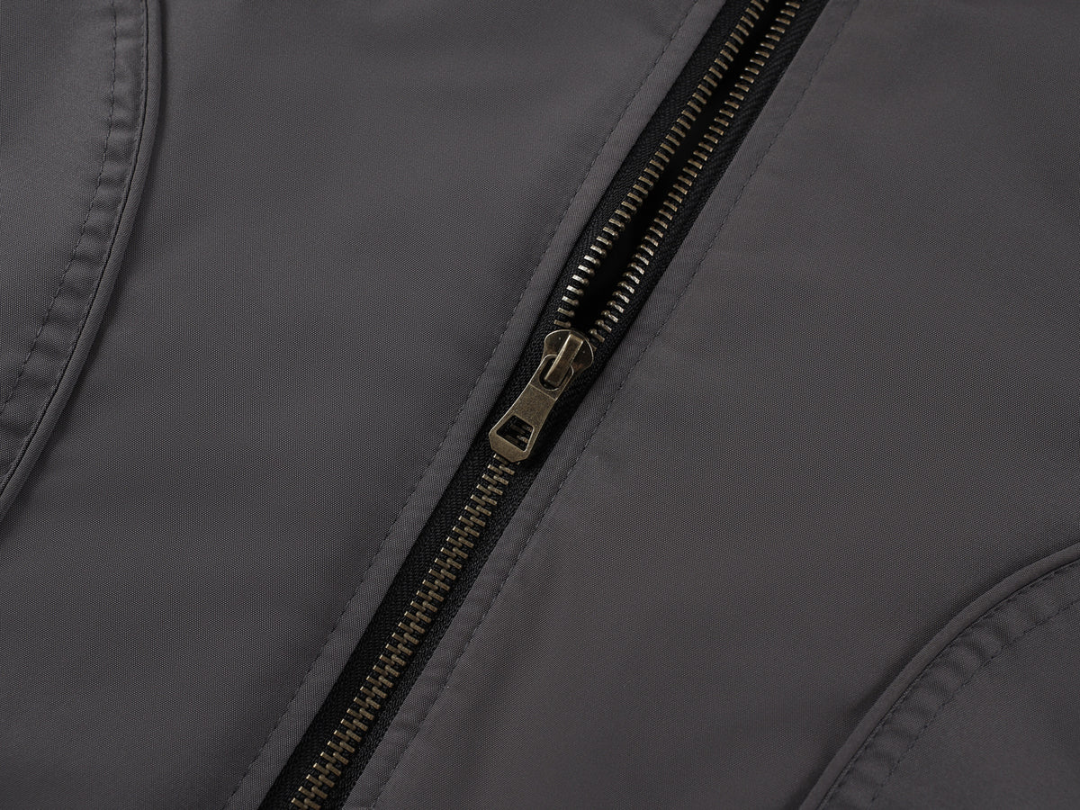 Veste bomber matelassée pour homme avec col à pointes et coutures arrondies