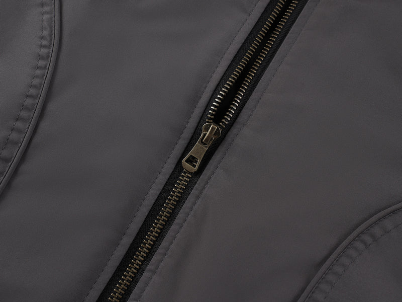 Veste bomber matelassée pour homme avec col à pointes et coutures arrondies