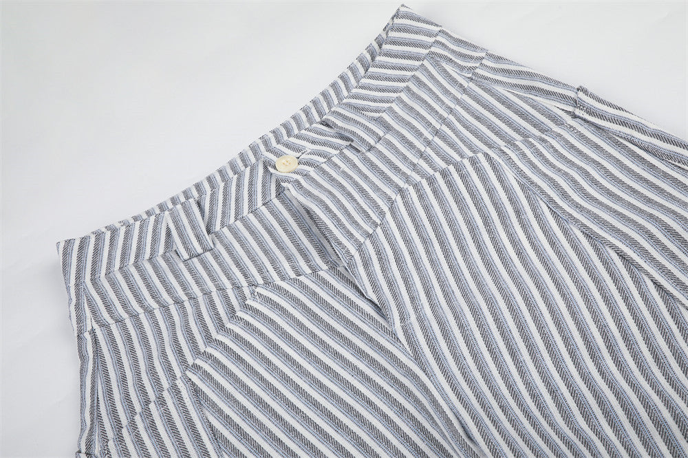 Pantalon à rayures et jambes larges – Taille haute déconstruite, bas incurvé