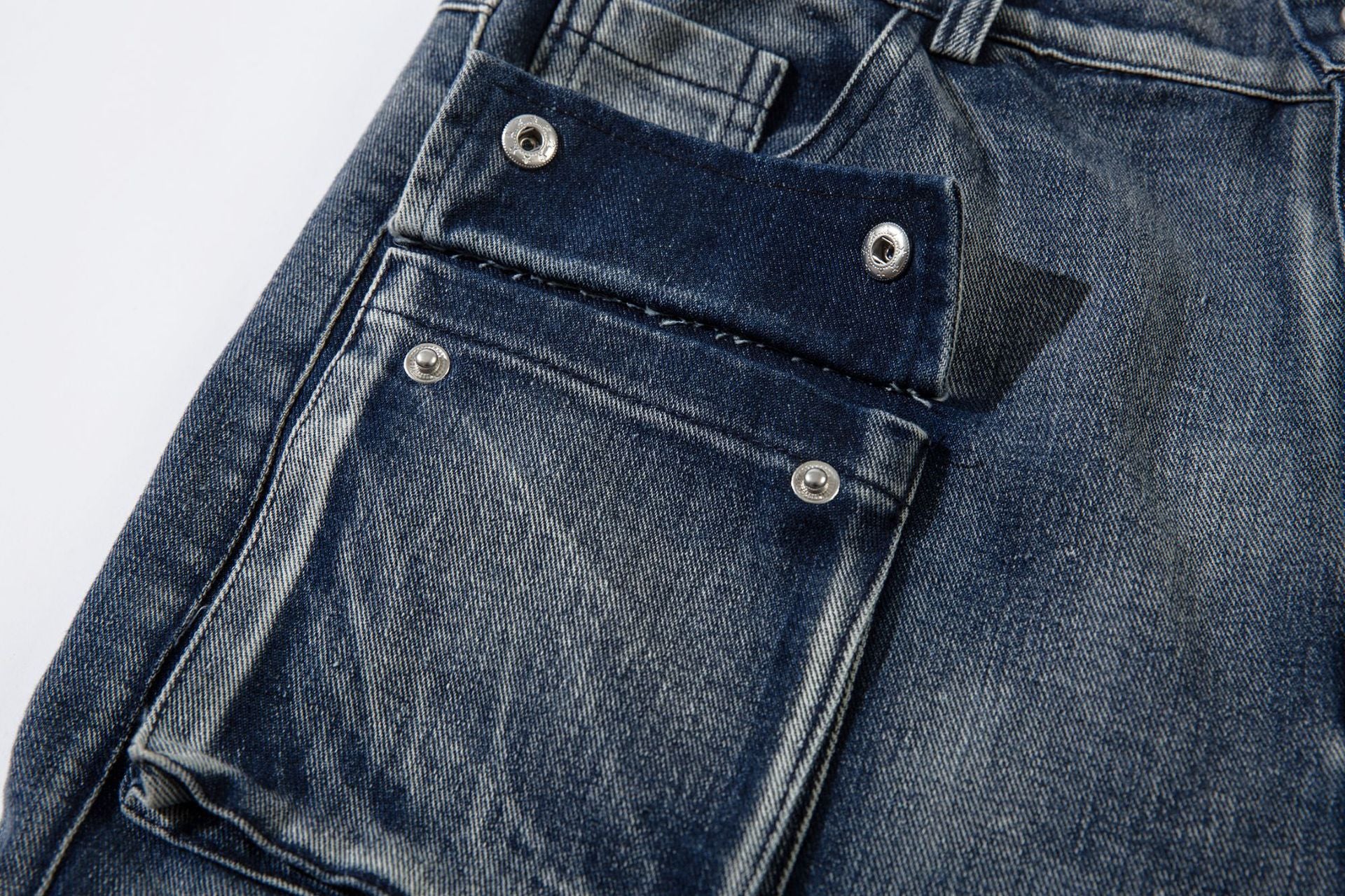 Wide-Leg Cargo Jeans with Barbed Wire Embroidery – Baggy Streetwear Denim