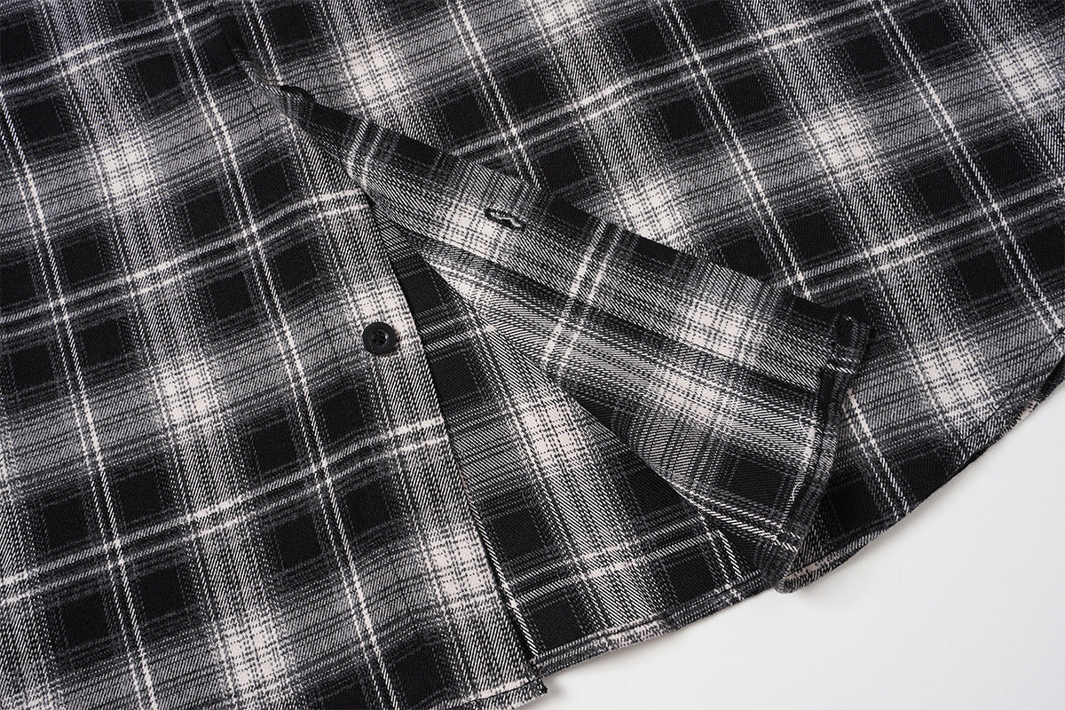 Kariertes Flanell-Overshirt mit Varsity-Emblem & Nummern-Grafik