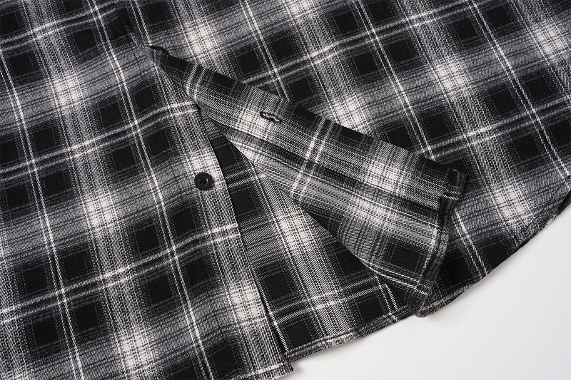 Kariertes Flanell-Overshirt mit Varsity-Emblem & Nummern-Grafik