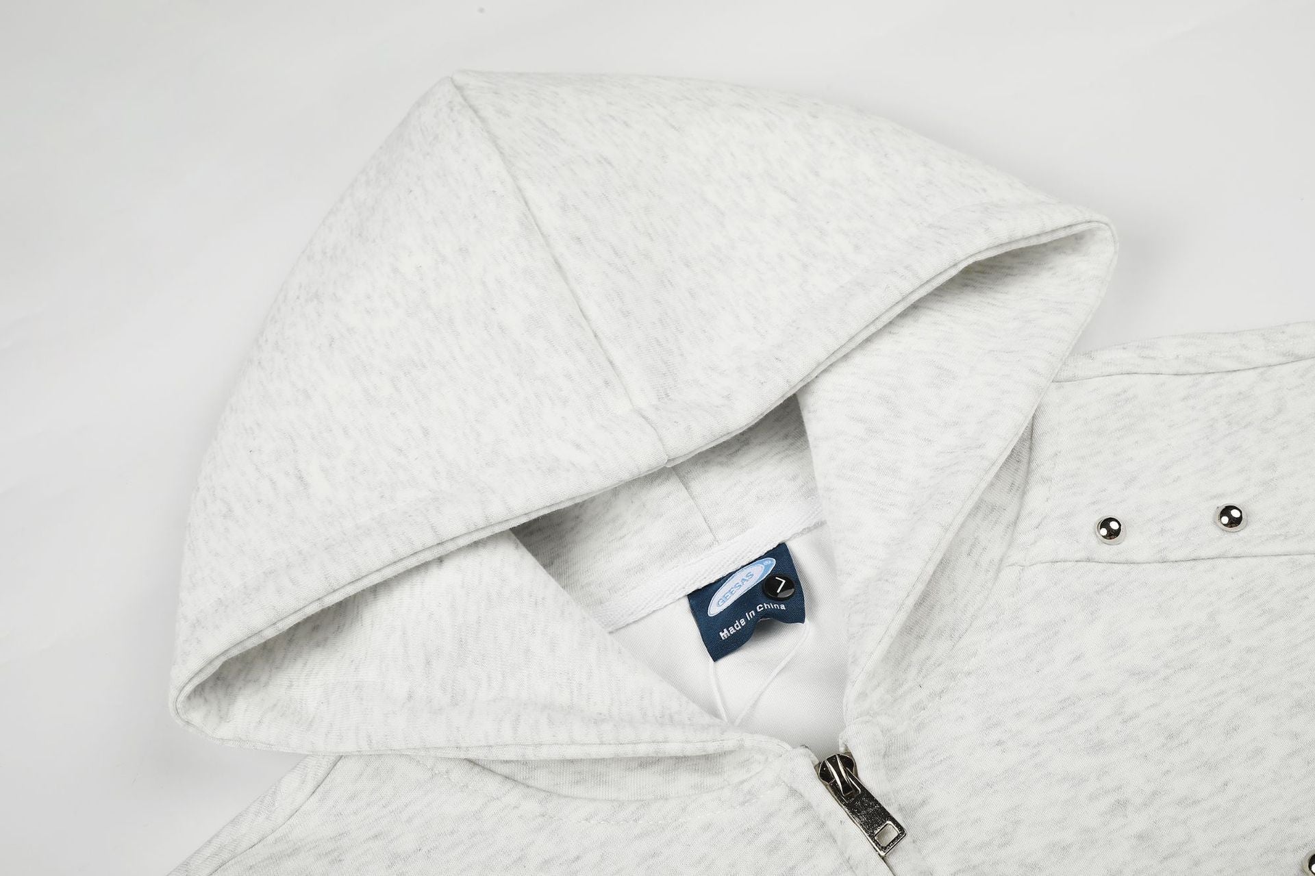 Streetwear-Zip-up-Hoodie mit Nietenpanel – Acid-Wash & Hellgrau meliert