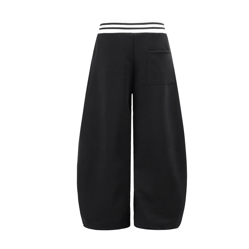 Jogginghose mit weitem Bein zum Hineinschlüpfen, gestreiftem Bund und Gothic-Grafikprint