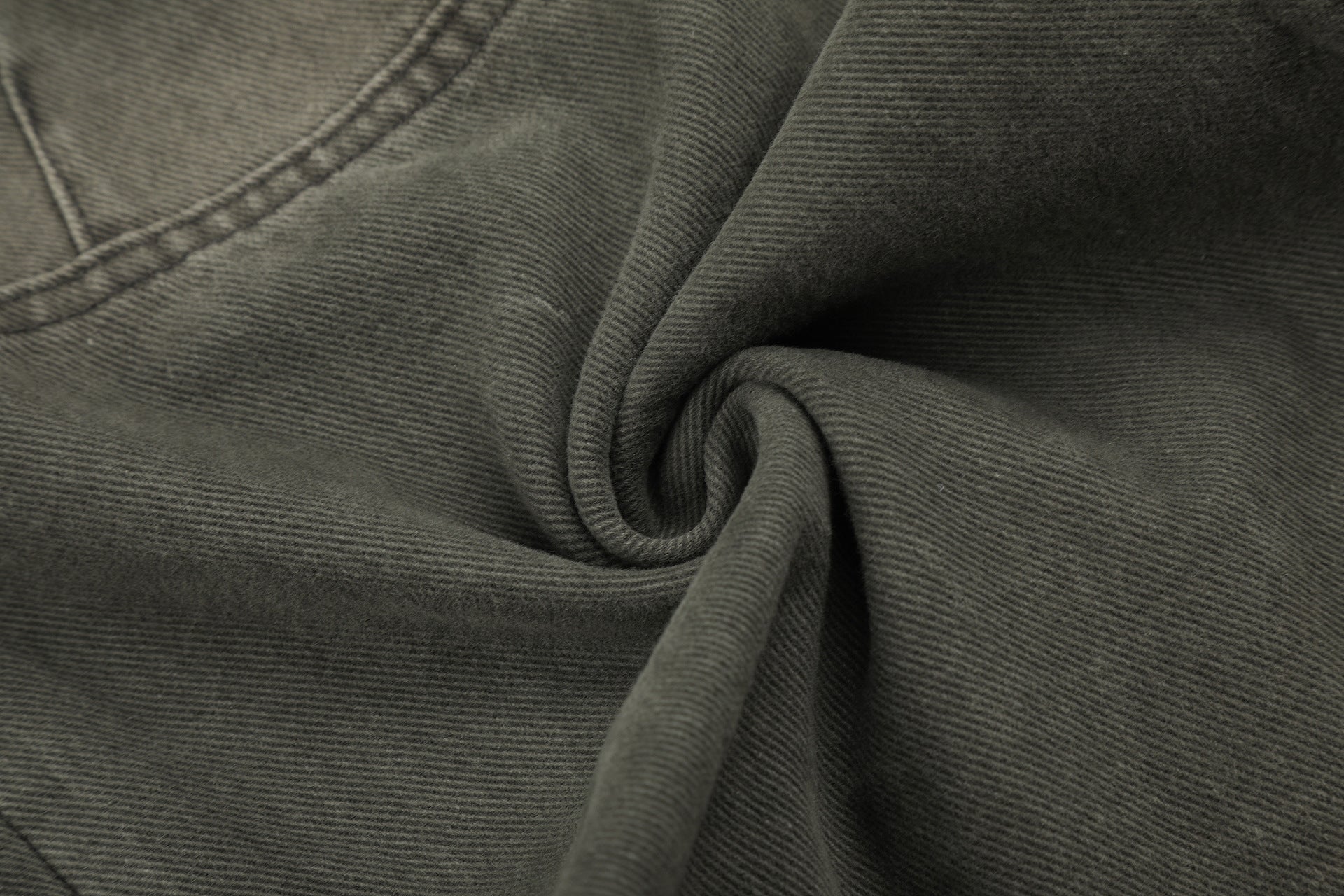 Wide-Leg Cargo Jeans – Washed Denim, Straight-Fit with Multi-Pocket Detail
