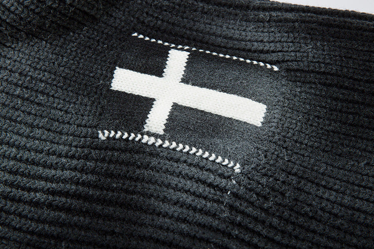 Veste-pull zippée en maille jacquard croix gothique – Col montant médiéval sombre