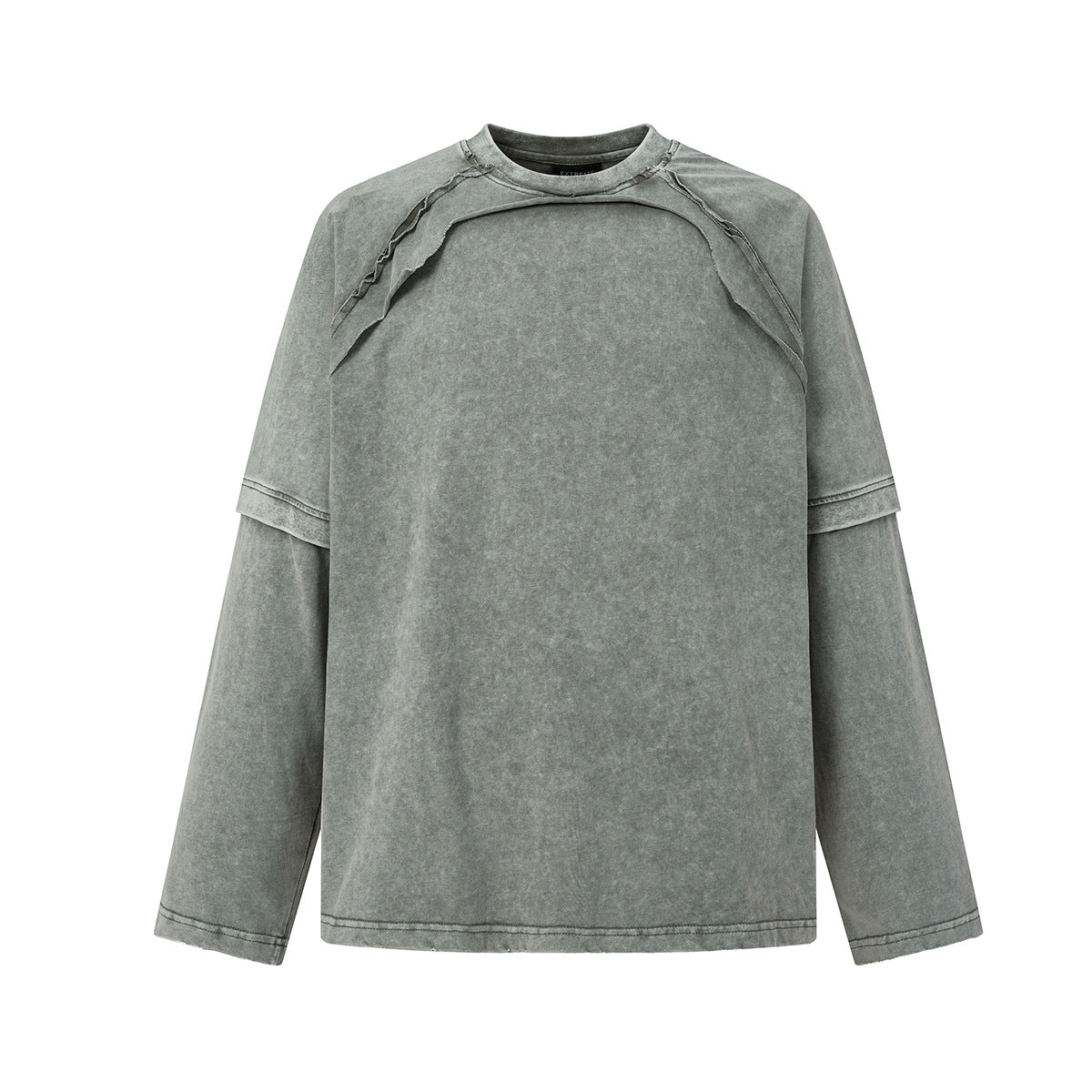 Camiseta de manga larga efecto dos piezas con lavado ácido y detalle de costuras con bordes sin rematar, en tono verde grisáceo, vista delantera