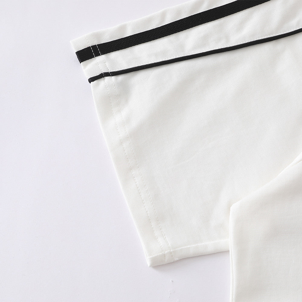 Soccer Jersey Stripe Graphic Tee – Oversized Short-Sleeve Crew Neck