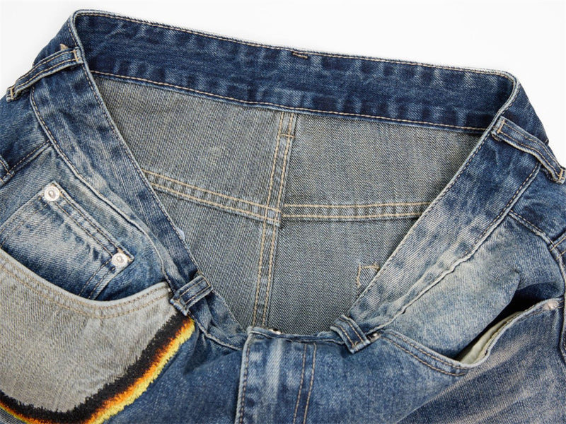 Men's Baggy Straight-Leg Jeans with Embroidered Patch Detail – Distressed Blue