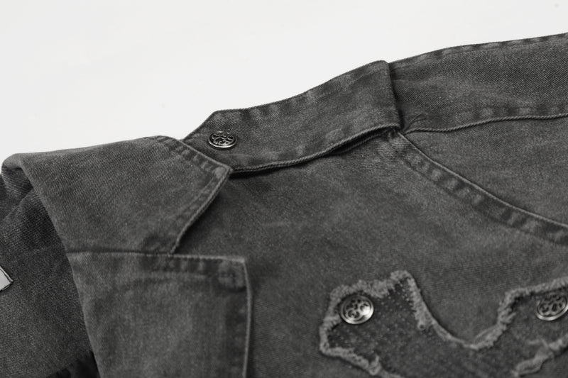Veste biker en denim délavé avec écusson croix et rivets – Gris anthracite
