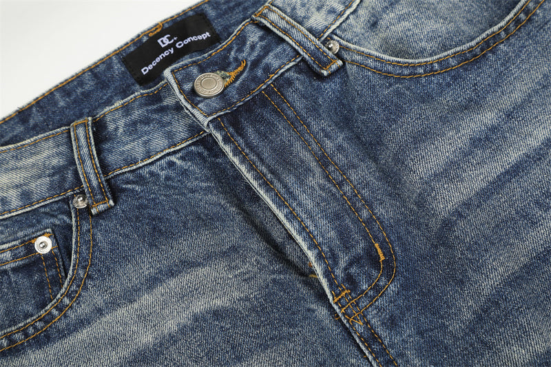 Wide-Leg Straight Jeans – Herrenjeans aus verwaschenem blauem Vintage-Denim mit Destroyed-Details