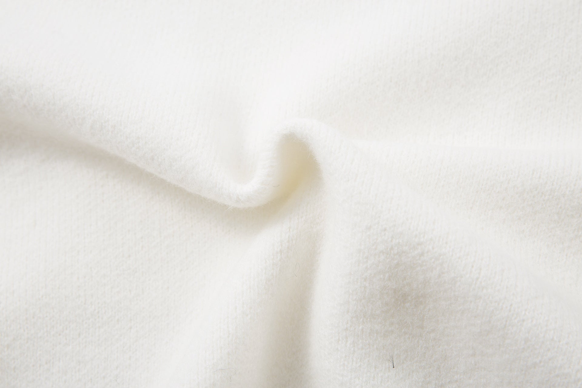 Pull gris à col rond – Maille oversize avec motif en fausse fourrure