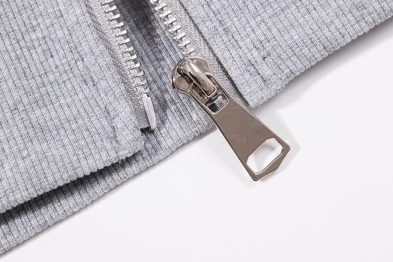 Sweat zippé gothique avec écusson chat brodé, ailes d’ange et capuche à oreilles de chat