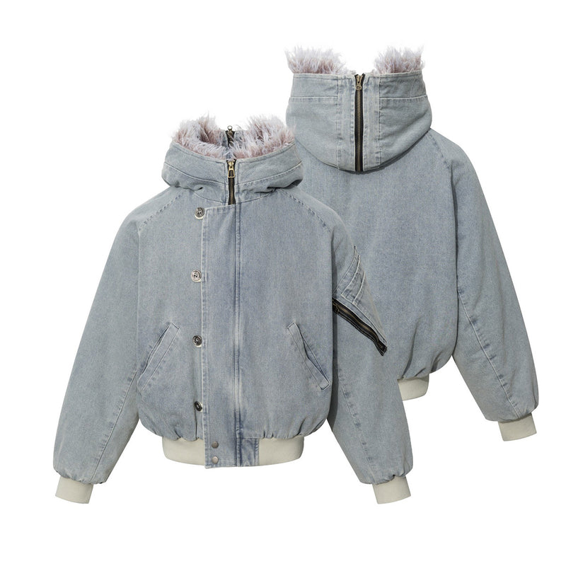 Herren-Bomberjacke aus hellblauem Denim mit Kunstfellkapuze