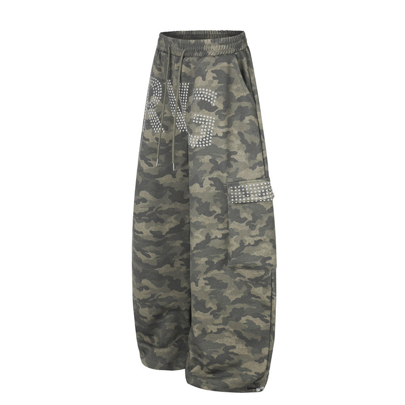 Men's Camo Wide-Leg Cargo Pants with Rhinestone Letters & Multi-Pocket Design