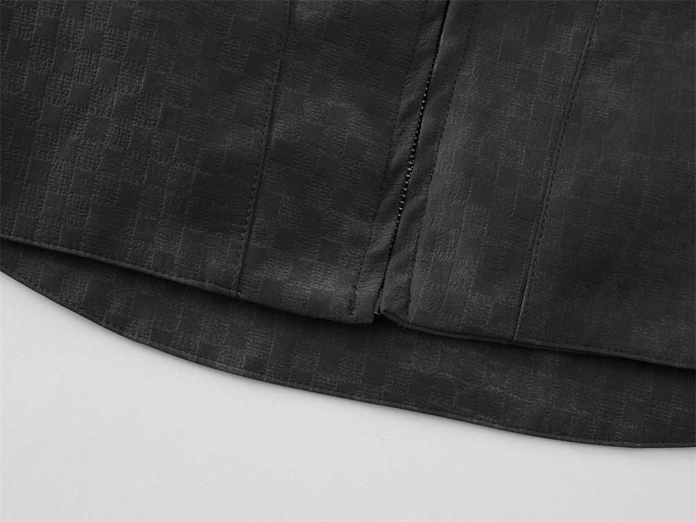 Herrenjacke mit dunkler Textur, Reißverschluss und dekonstruierter Panelnaht
