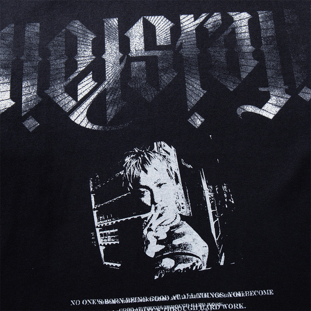 Herren-Langarmshirt mit Gothic-Graphic – Oversize-Rundhals und Schriftzug
