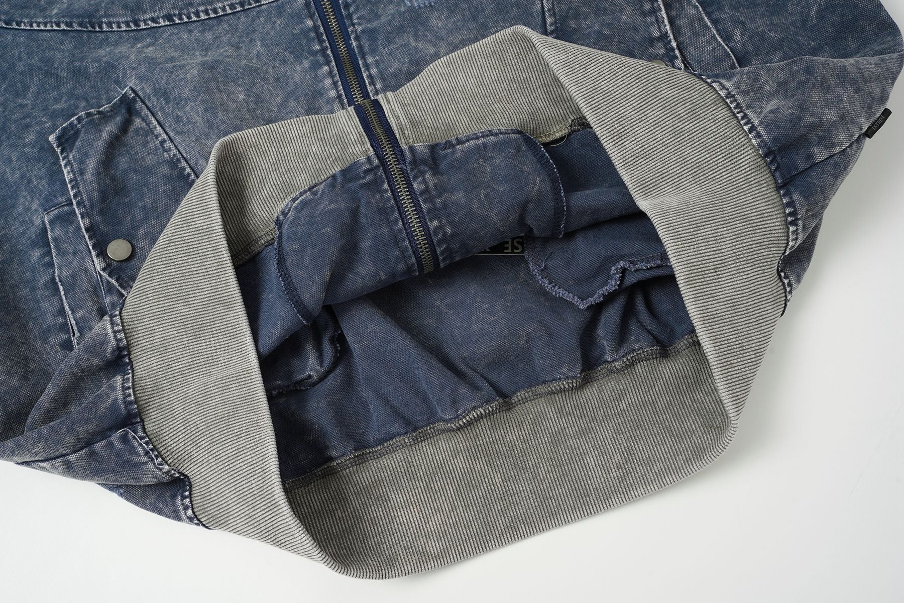 Chaqueta bomber con capucha y lavado ácido en dos tonos – Efecto falso conjunto oversize