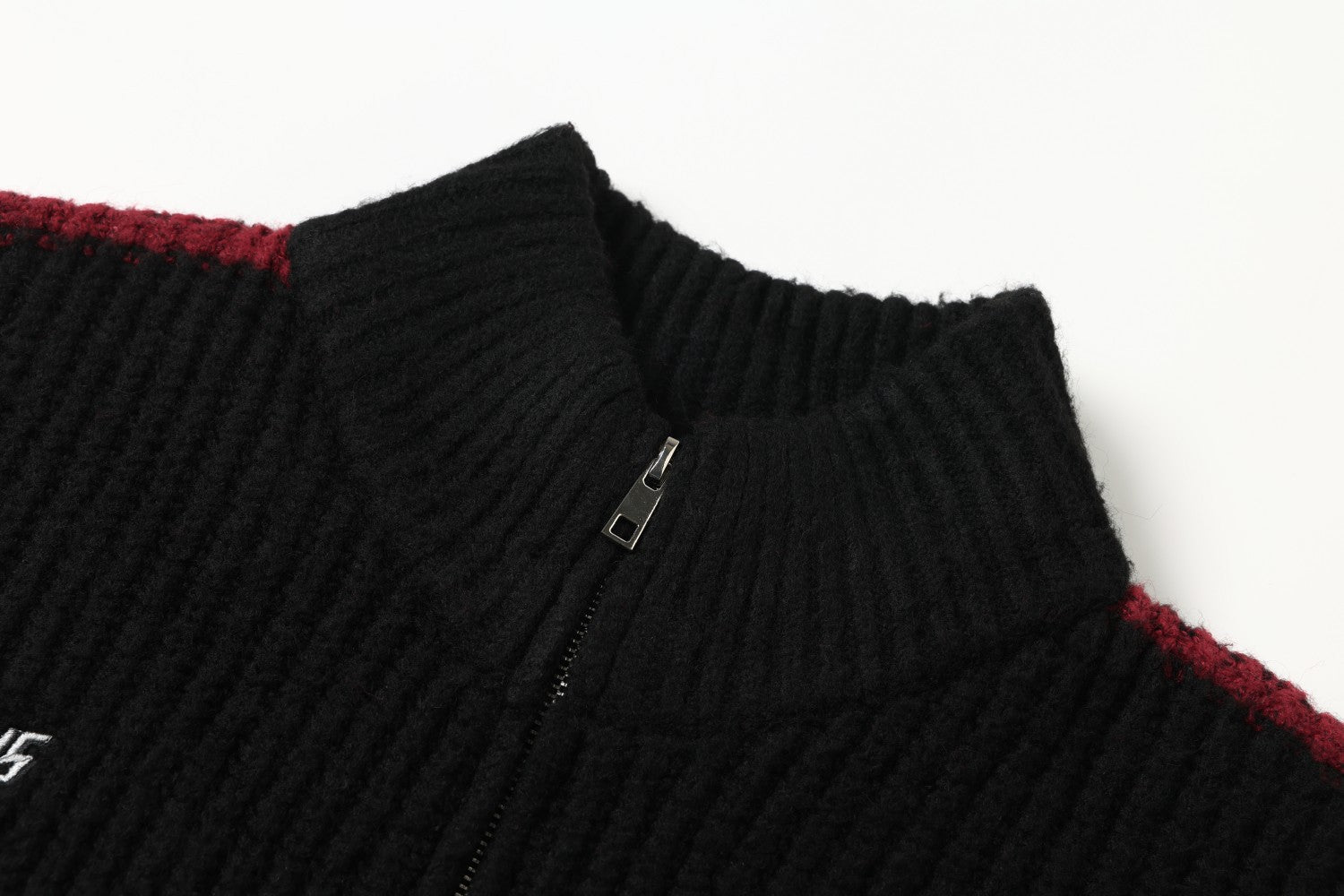 Strick-Cardigan mit Racing-Patches, Reißverschluss und Stehkragen