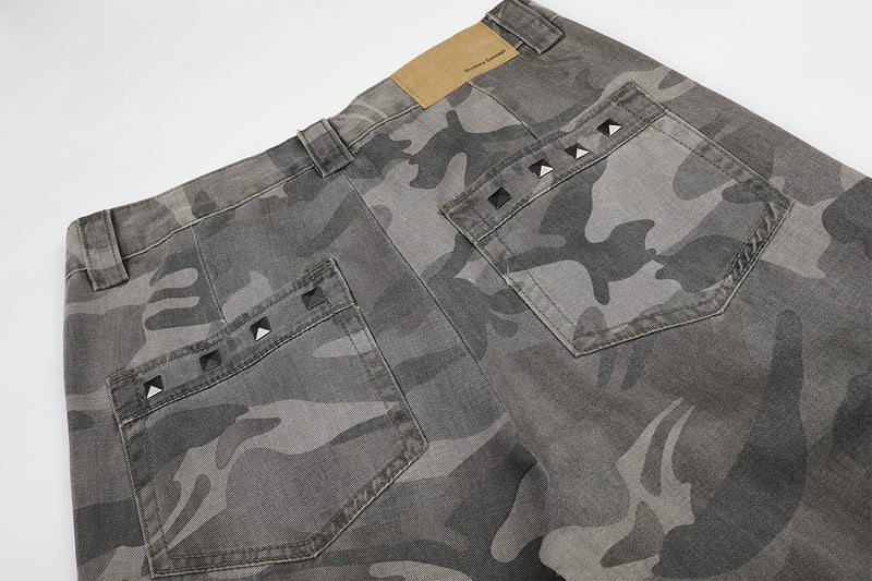 Pantalon cargo baggy camouflage à rivets, coupe large et multi-poches