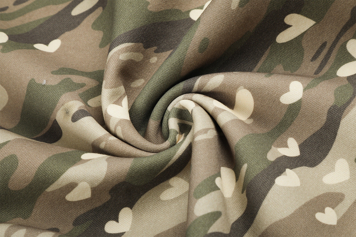 Camo-Wide-Leg-Cargojogginghose mit Herzprint – Relaxed Fit und doppeltem Bund