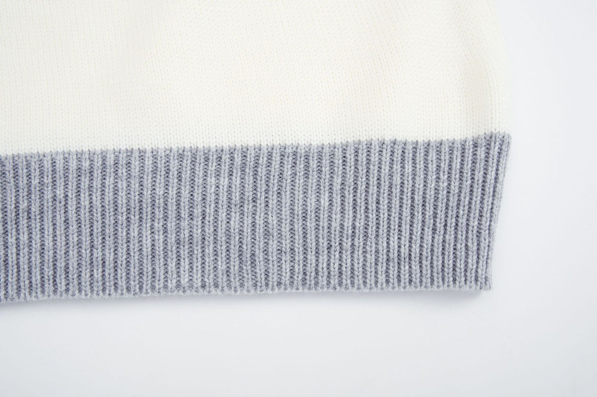 Pull marron à col rond – Maille color-block chats cartoon et étoiles