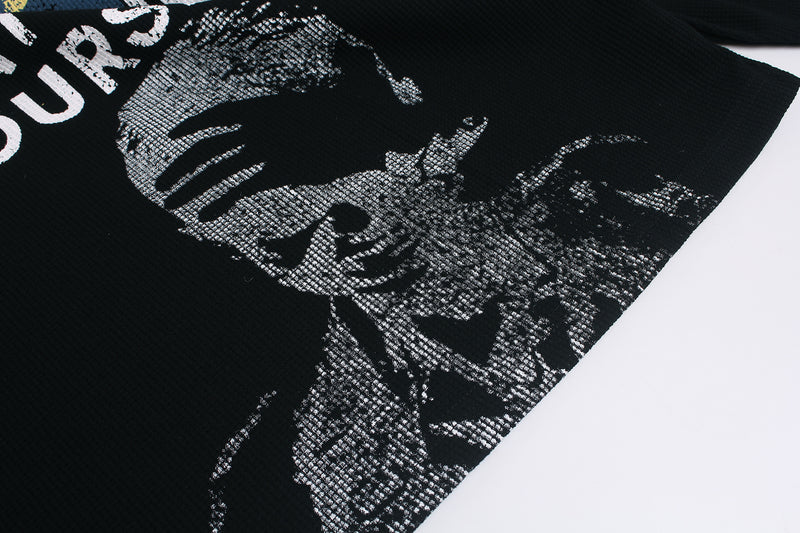Schwarzes Longsleeve mit Graphic – Streetwear-Waffelshirt mit markantem Print