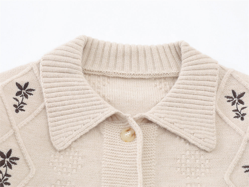 Cardigan en maille brodé de fleurs – Jacquard losanges boutonné