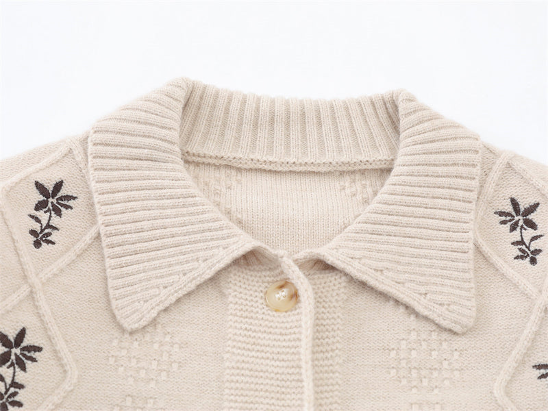 Cardigan en maille brodé de fleurs – Jacquard losanges boutonné