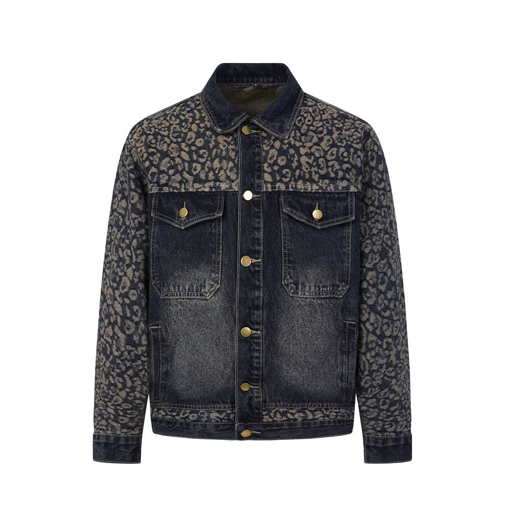 Veste trucker homme en denim jacquard léopard indigo foncé, boutons-pression en laiton vieilli, vues de face et de dos