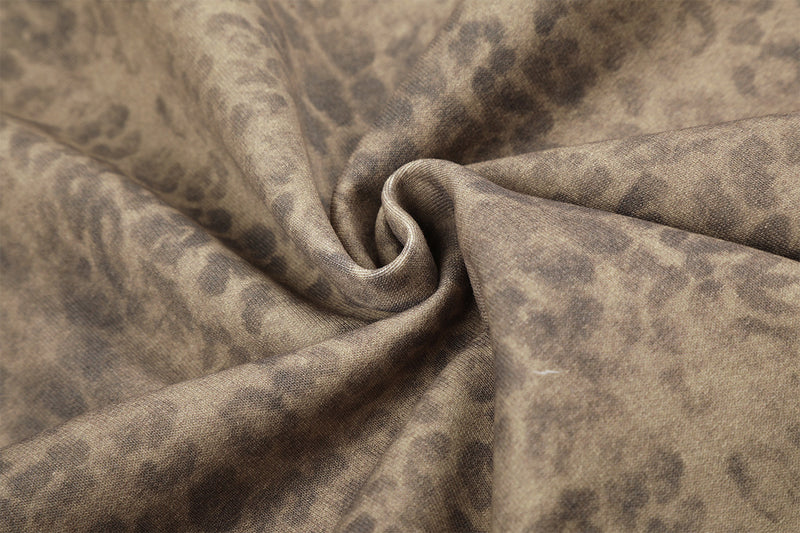Hoodie-Jacke mit Reißverschluss, Leopardenprint und roten Seitenstreifen