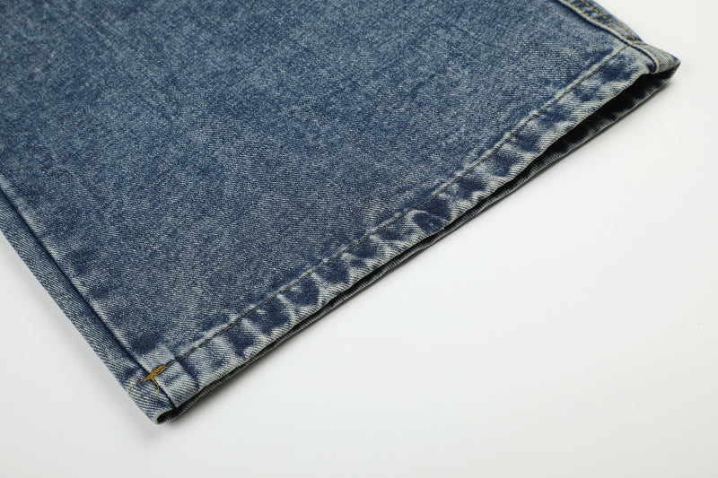 Wide-Leg Baggy Jeans – Light Blue Washed Denim with Metal Stud & Pintuck Detail
