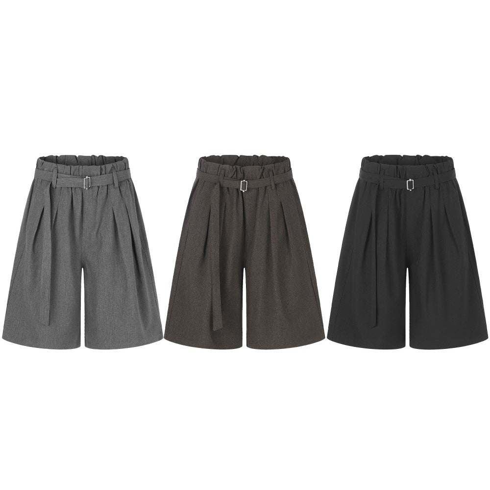Wide-leg high-waist tailored Bermuda shorts in grey with belt and pleated front