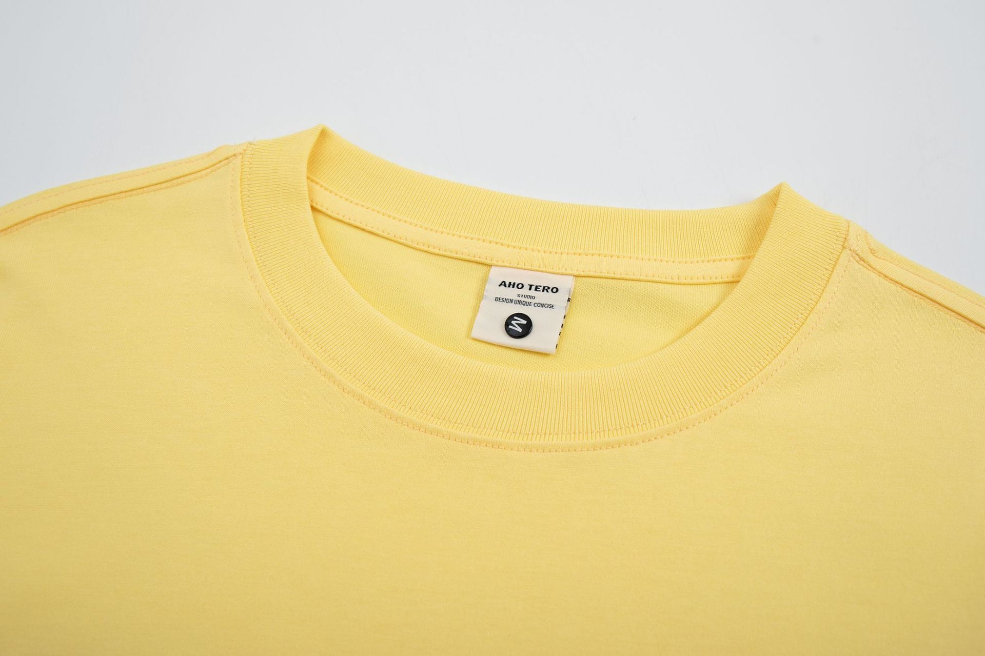 Langarmshirt mit Sternen-Applikation, Faux-Layering und karierten Kontrastärmeln
