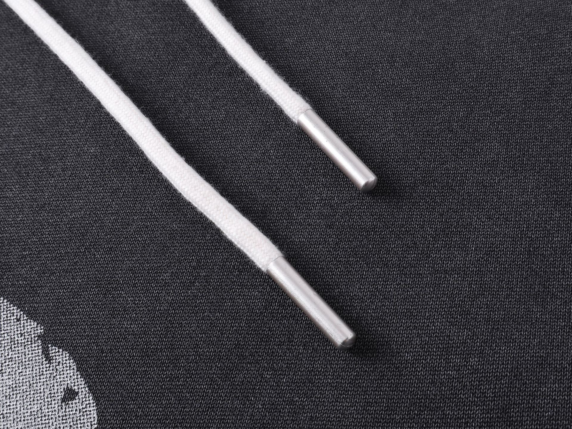 Sudadera de hombre con efecto de dos piezas – Gráfico desgastado «09» y estilo urbano lavado