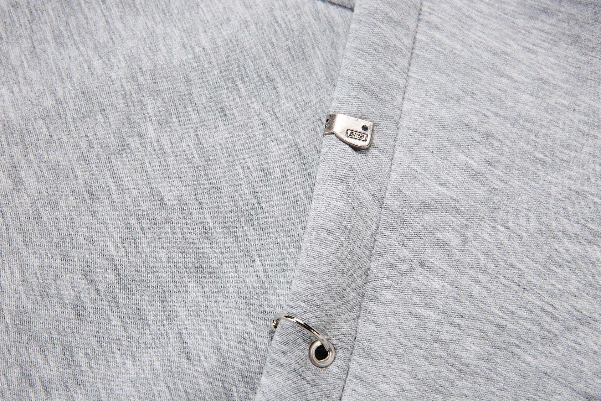 Gilet sweat à capuche sans manches zippé avec détails rivetés